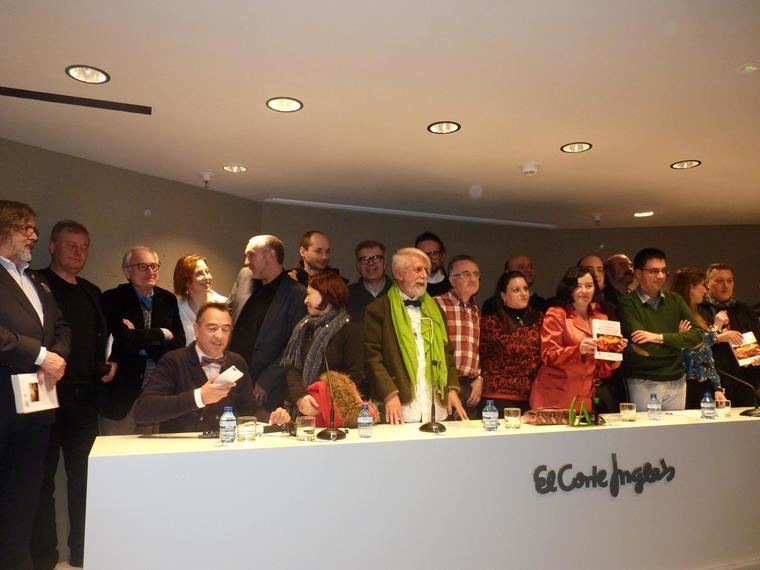 Foto de familia de los autores