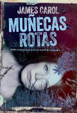 El escritor escocés James Carol presenta en Barcelona su novela negra 'Muñecas rotas'