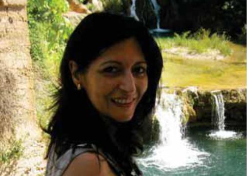 La escritora aragonesa Cari Ariño publica su primera novela, "El latido del tiempo"