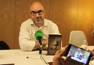 Jordi Llobregat presenta su primera novela “El secreto de Vesalio”