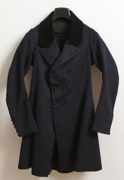 La levita de Larra que se exhibe hasta el día 30 de abril en el Museo del Romaticismo