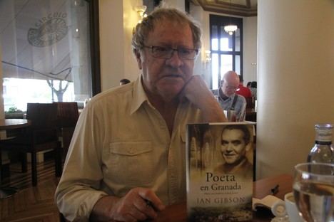 Entrevista a Ian Gibson: “Federico García Lorca es el desaparecido más famoso del mundo y también el más amado”