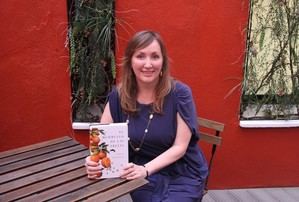 Entrevista a Sofía Segovia, autora de “El murmullo de las abejas”