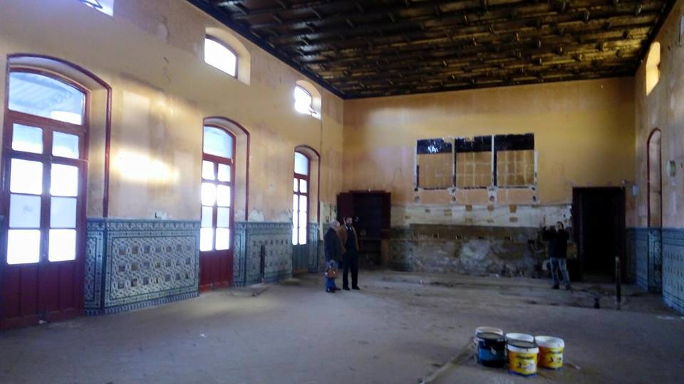 Áureo Gómez inaugura su exposición de pintura en la antigua fonda de ferrocarril de Alcázar de San Juan