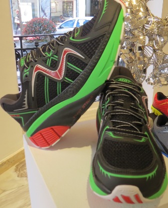 En primer término modelo Women- Speed 3