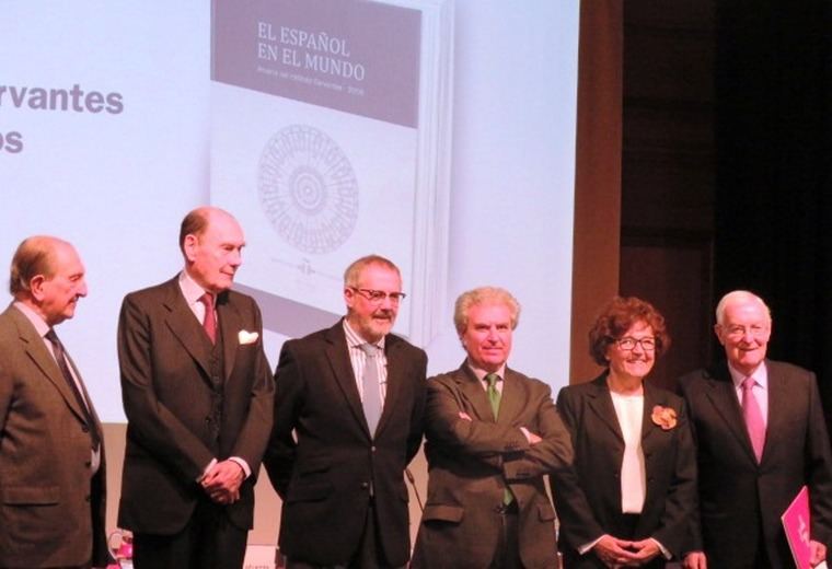 De izquierda a derecha: Nicolás Sánchez-Albornoz, el Marqués de Tamarón, Fernando R. Lafuente, César Antonio Molina, Carmen Caffarel y Víctor García de la Concha