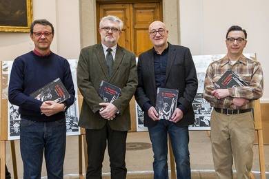 José Manuel Matilla, jefe de Conservación de Dibujos y Estampas del Museo del Prado; Miguel Falomir, director adjunto de Conservación e Investigación del Museo del Prado; Antonio Altarriba y Keko (José Antonio Godoy), guionista e ilustrador, respectivamente, del cómic El perdón y la furia.