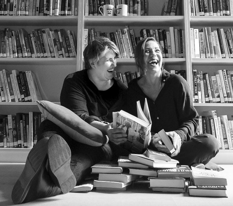 Montse Barderi y Emma Vilarasau