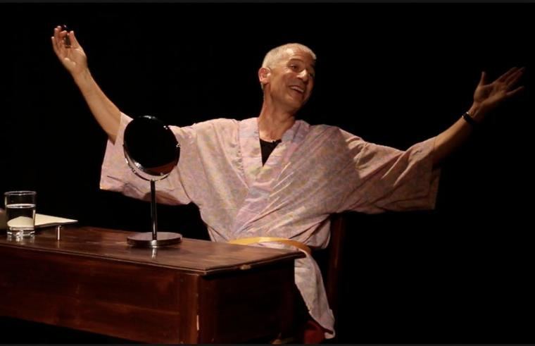 José Ovejero en plena representación