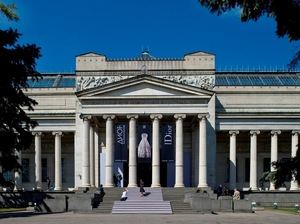 Canon y Estudios Durero llevan al Museo Pushkin de Moscú seis cuadros en relieve para hacer el arte accesible a las personas con discapacidad visual