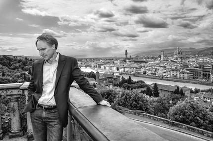 Dan Brown