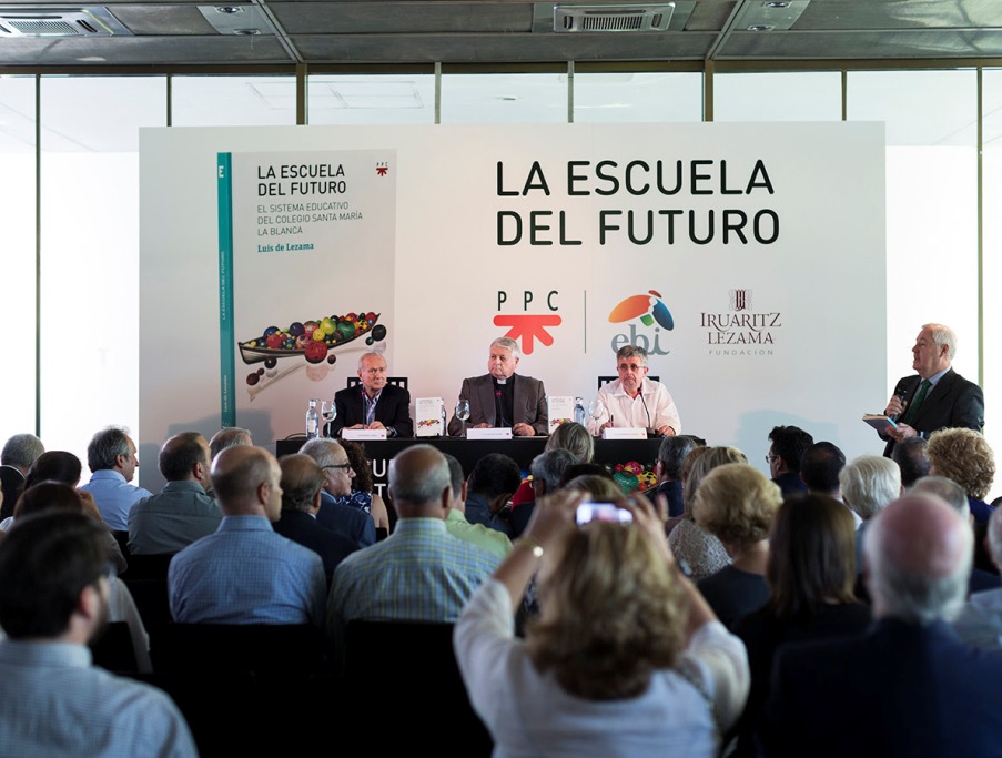 Se presenta el libro de Luis de Lezama "La escuela del futuro. El sistema educativo del Colegio Santa María la Blanca", uno de los 50 colegios más innovadores del mundo
