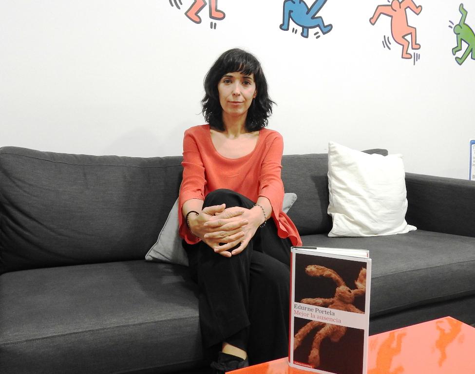 Entrevista a Edurne Portela, autora de “Mejor la ausencia”