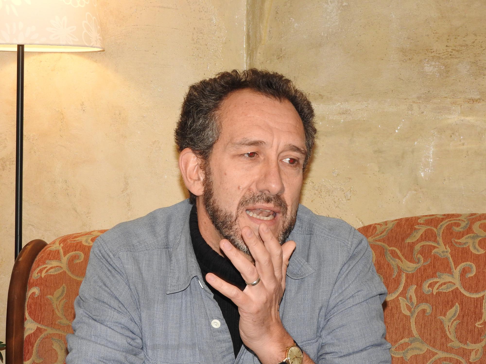 El escritor Ricardo Menéndez Salmón gana el primer Premio Internacional 'Ramos Ópticos' de relatos que convoca el Jazz Palencia Festival