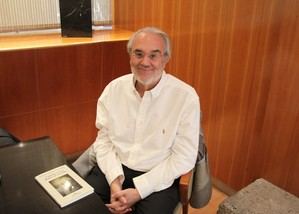 Entrevista a Manuel Gutiérrez Aragón, autor de "Cuando el frío llegue al corazón"