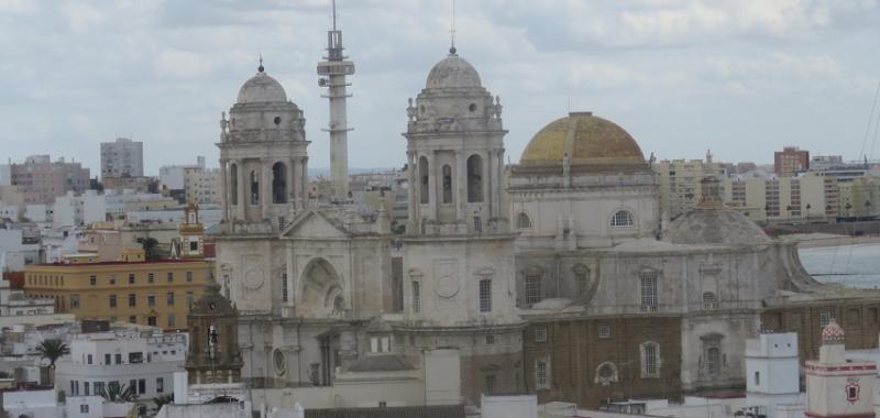 Vista de la Catedral de Cádiz desde el mirador de la Torre Tavira