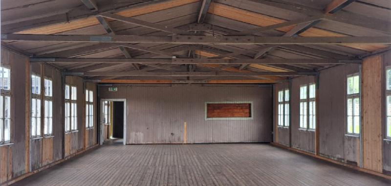 Interior de uno de los barracones de Mauthausen