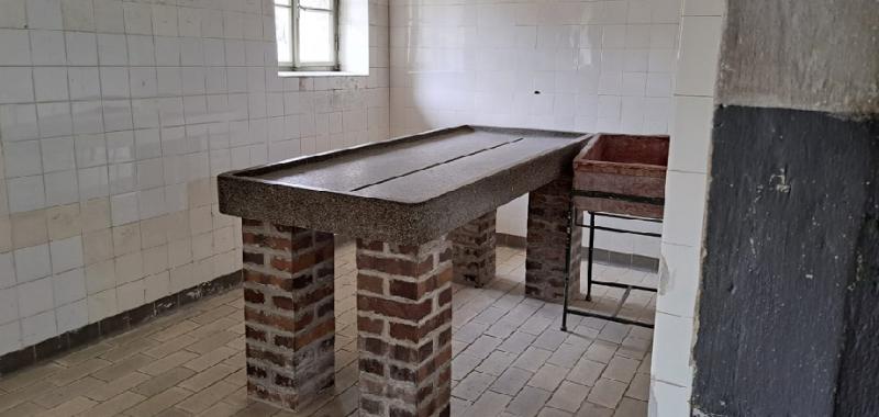 Mesa de autopsias y experimentación de Mauthausen