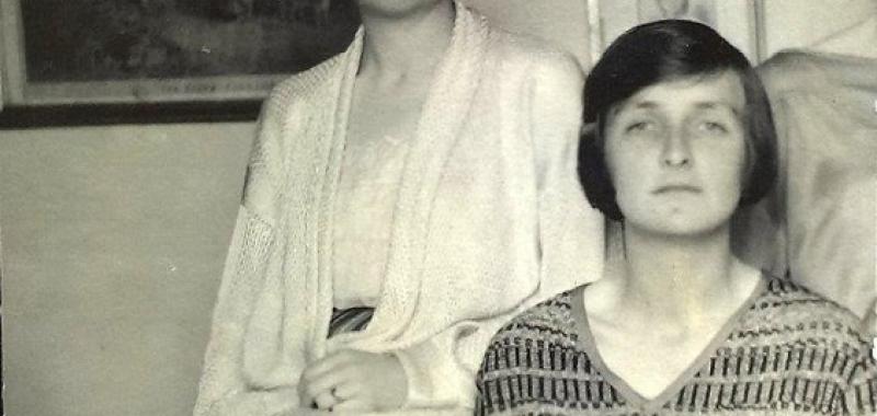 Las hermanas Nacy y Kate O’Brien, hacia 1918. UL Archives