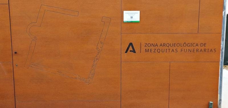 Entrada a la zona arqueológica de las mezquitas funerarias